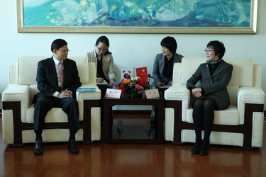 刘宏副院长会见韩国驻沈阳总领事赵百相先生一行005.jpg