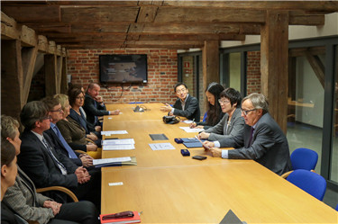 6、刘校长一行访问波兰雅盖隆大学 开眼.jpg