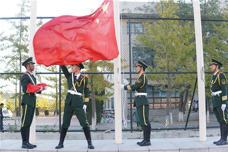 升国旗 (1).jpg