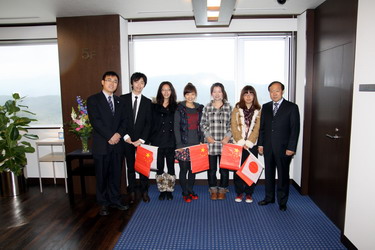 与城西国际大学鸭川观光学部大外留学生合影.jpg